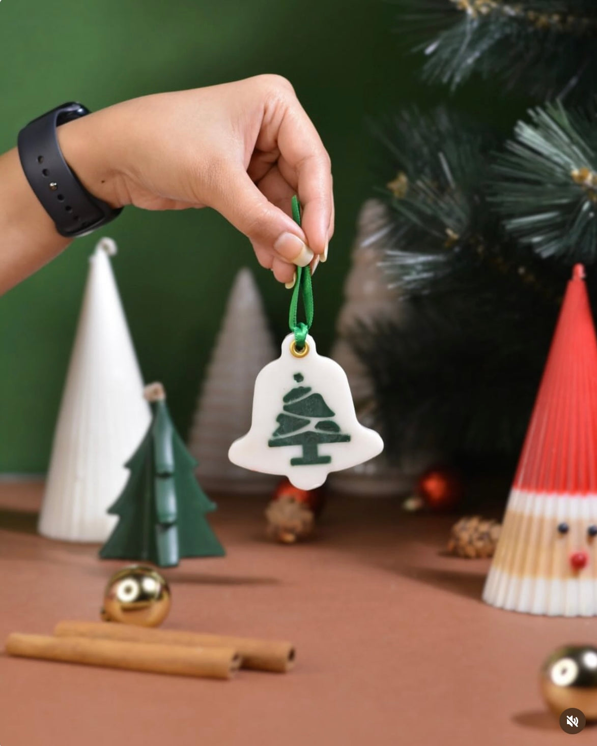 Evergreen Bell Sachet