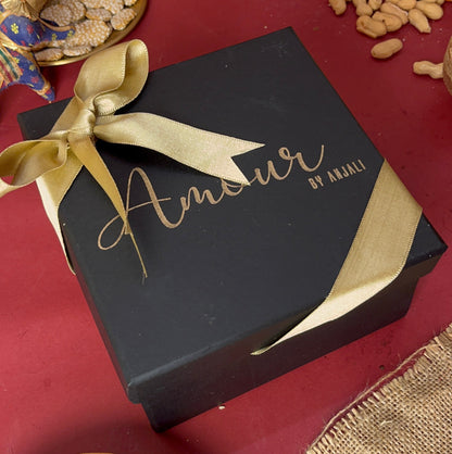 Golden Peanut Treasure Candle – Handcrafted Wax Box Candle | Luxury Festive Décor