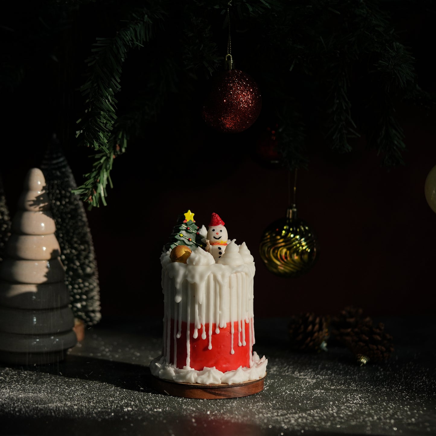 Frosty Christmas Cake Candle